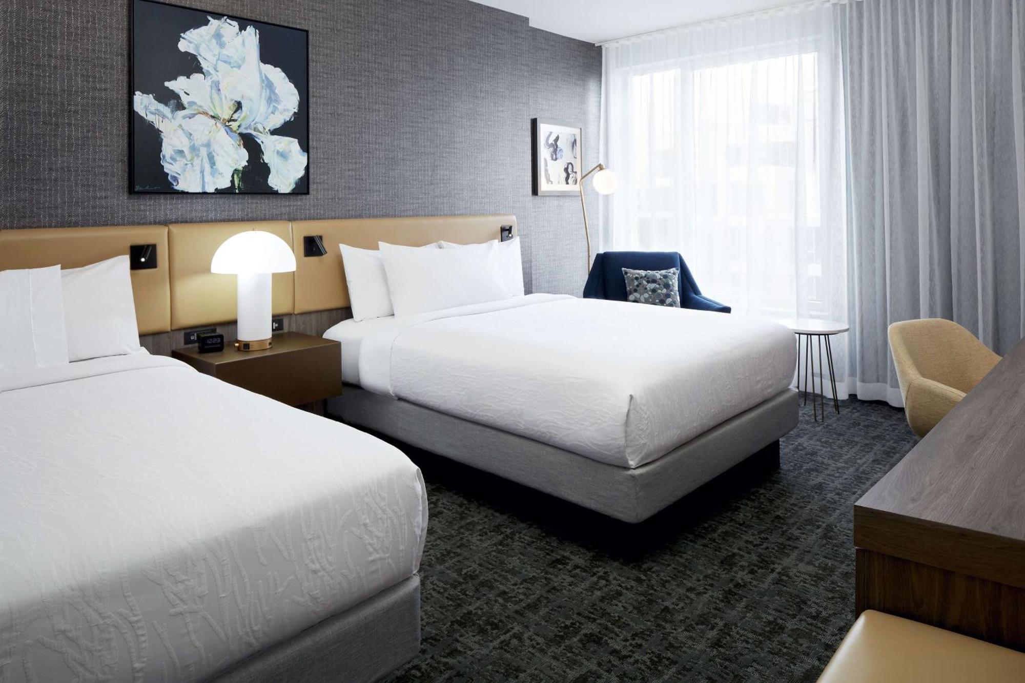 Hilton Garden Inn Montreal Midtown, Quebec, Canada Exterior photo