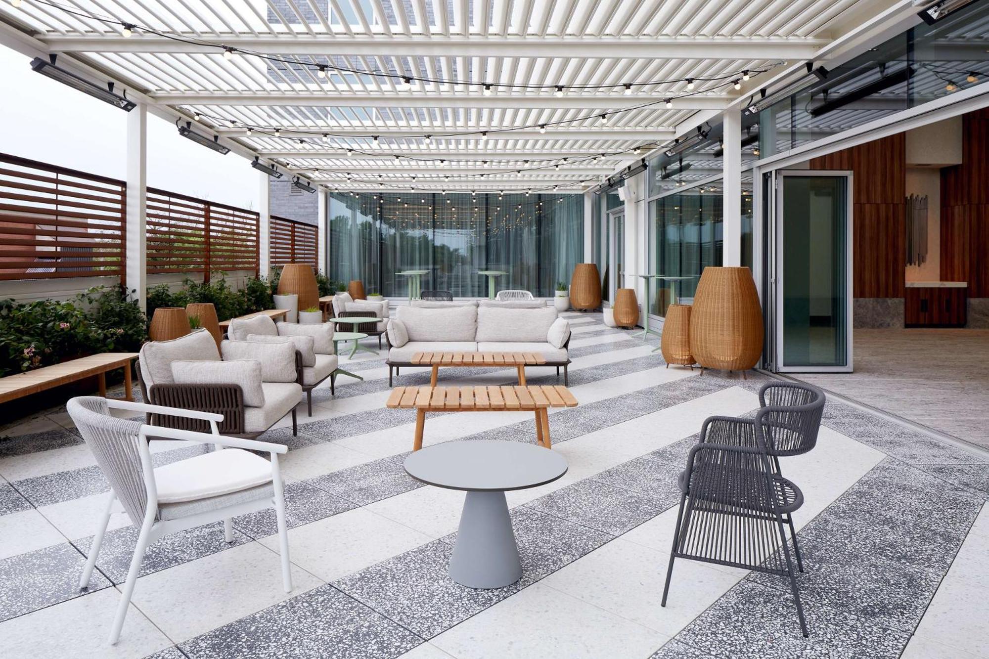 Hilton Garden Inn Montreal Midtown, Quebec, Canada Exterior photo